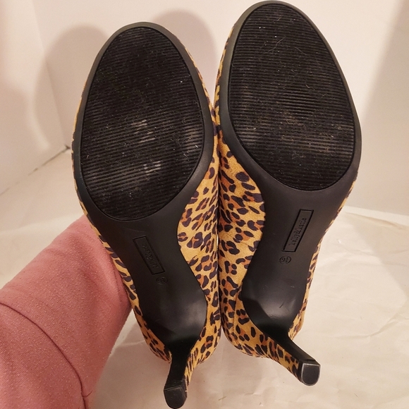 Kelly & Katie Isabella Cheetah Print Round Toe Heels in Size 9.5 M - Picture 10 of 11